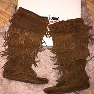 Minnetonka 5 layer fringe boots